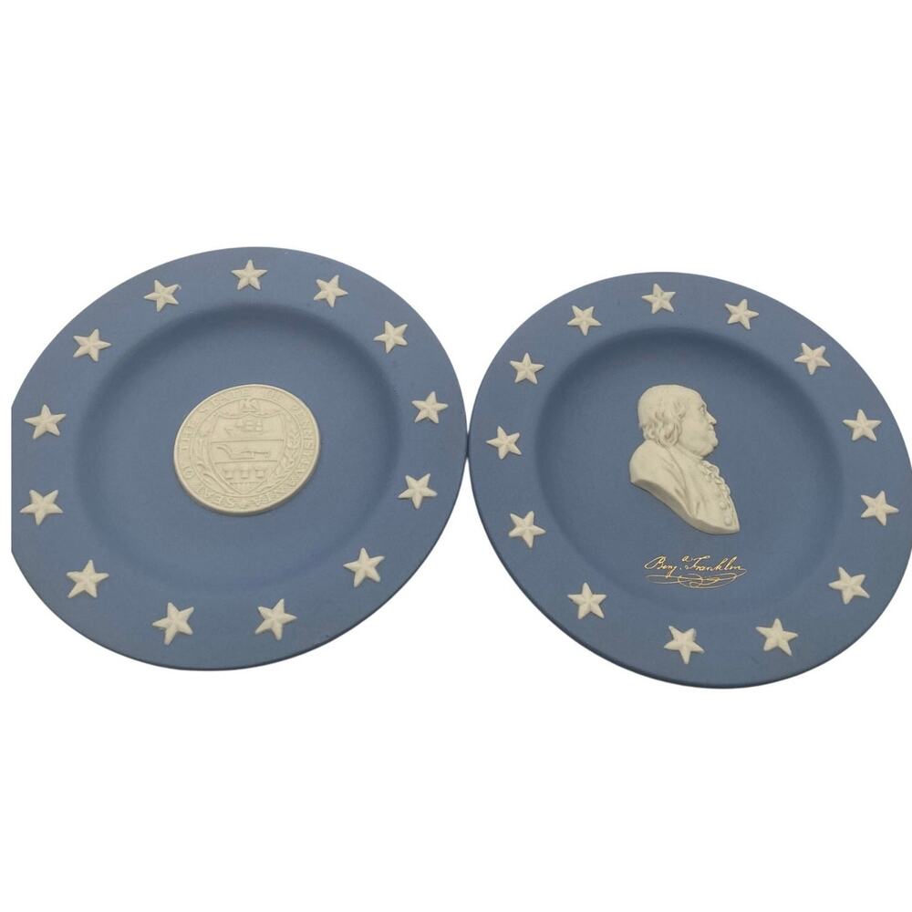 Wedgewood Jasperware Collector Plates (2) Benjamin Franklin and Pennsylvania 4"